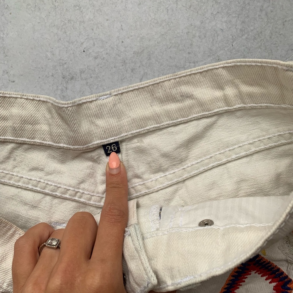 CARMAR • white denim embroidered shorts - Picture 3 of 8